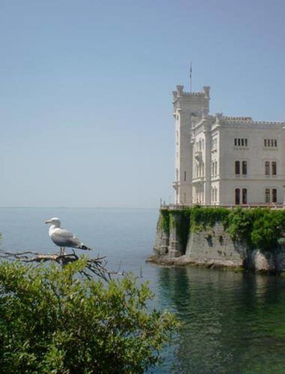 Bed and Breakfast Mary Poppins'S House Триест Экстерьер фото